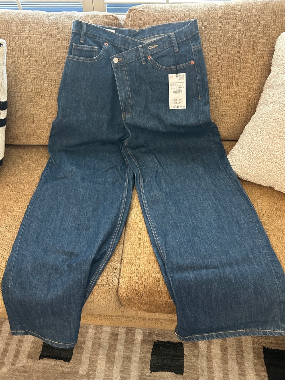 Zara asymmetrical Wide-Leg Jeans in Dark Blue